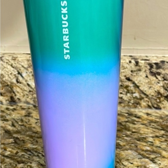 BUNDLE of Starbucks cups! 4 in total! - Picture 1 of 4